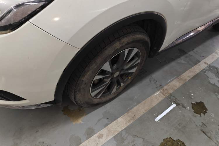 Used Nissan Murano 2021 2.5L XE Two-Wheel Drive Elite Edition Left Front Wheel Hub