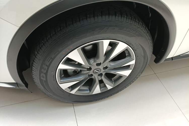 Used Nissan Murano 2021 2.5L XL Two-Wheel Drive Smart Connect Luxury Edition Left Front Wheel Hub
