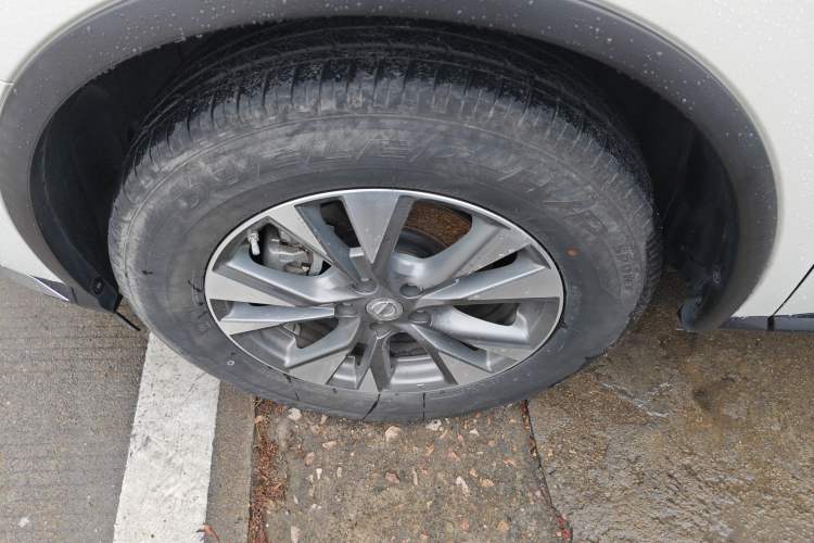 Used Nissan Murano 2021 2.5L XE Two-Wheel Drive Elite Edition Left Front Wheel Hub