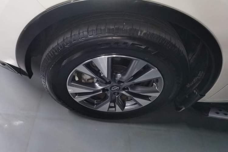 Used Nissan Murano 2021 2.5L XE Two-Wheel Drive Elite Edition Left Front Wheel Hub
