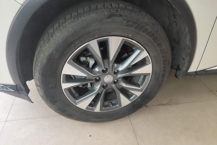 Used Nissan Murano 2021 2.5L XL Two-Wheel Drive Smart Connect Luxury Edition Left Front Wheel Hub