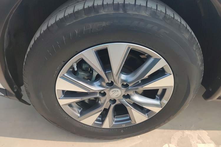 Used Nissan Murano 2021 2.5L XE Two-Wheel Drive Elite Edition Left Front Wheel Hub