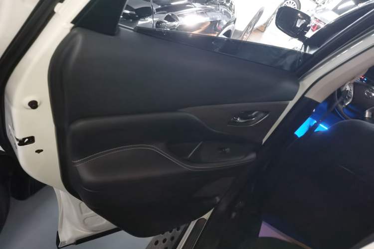 Used Nissan Murano 2021 2.5L XE Two-Wheel Drive Elite Edition Left Rear Door Interior