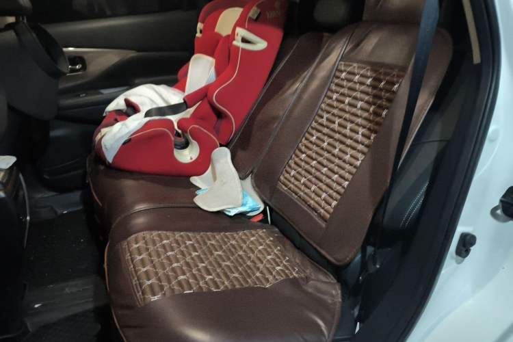 Used Nissan Murano 2021 2.5L XL Two-Wheel Drive Smart Connect Luxury Edition Left Rear Seat