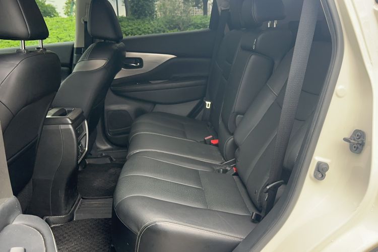 Used Nissan Murano 2021 2.5L XL Two-Wheel Drive Smart Connect Luxury Edition Left Rear Seat