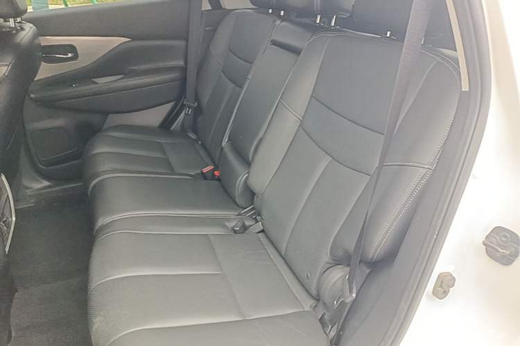 Used Nissan Murano 2021 2.5L XL Two-Wheel Drive Smart Connect Luxury Edition Left Rear Seat