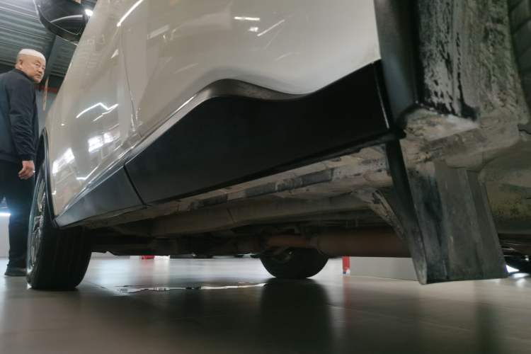 Used Nissan Murano 2021 2.5L XE Two-Wheel Drive Elite Edition Left Side Sill