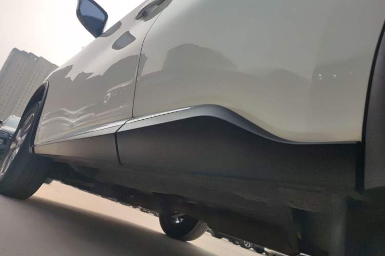 Used Nissan Murano 2021 2.5L XE Two-Wheel Drive Elite Edition Left Side Sill
