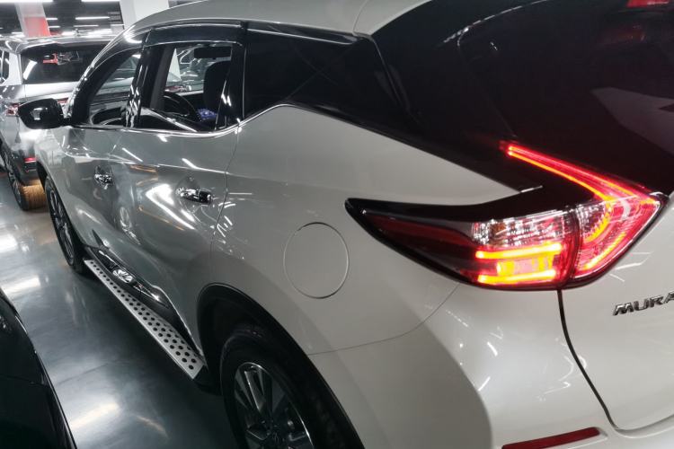 Used Nissan Murano 2021 2.5L XE Two-Wheel Drive Elite Edition Left Side