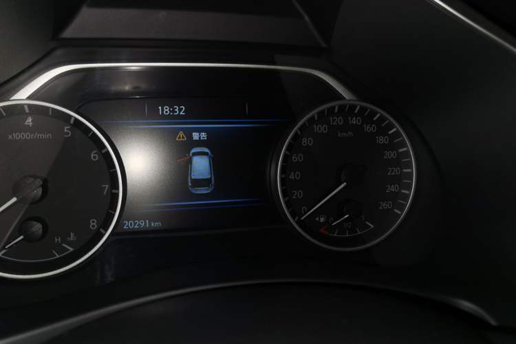Used Nissan Murano 2021 2.5L XL Two-Wheel Drive Smart Connect Luxury Edition Odometer Close Up