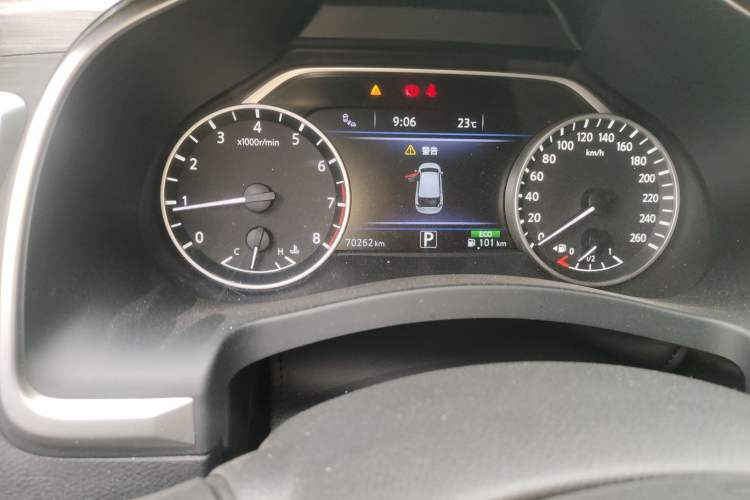 Used Nissan Murano 2021 2.5L XL Two-Wheel Drive Smart Connect Luxury Edition Odometer Close Up