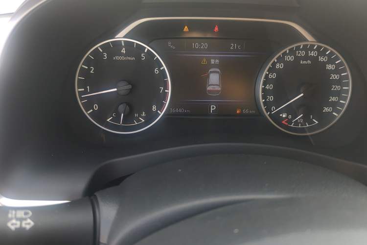 Used Nissan Murano 2021 2.5L XL Two-Wheel Drive Smart Connect Luxury Edition Odometer Close Up