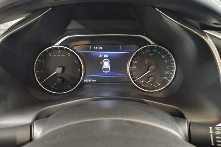 Used Nissan Murano 2021 2.5L XL Two-Wheel Drive Smart Connect Luxury Edition Odometer Close Up