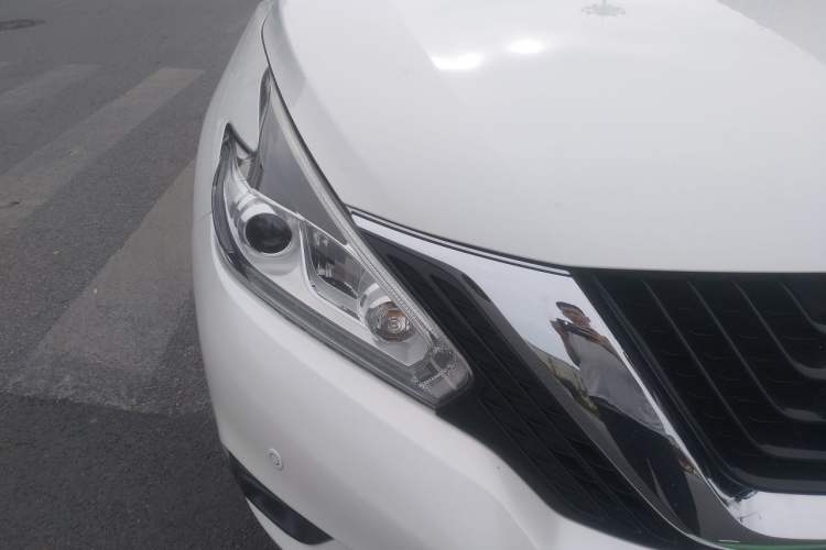 Used Nissan Murano 2021 2.5L XL Two-Wheel Drive Smart Connect Luxury Edition Right Front Headlight