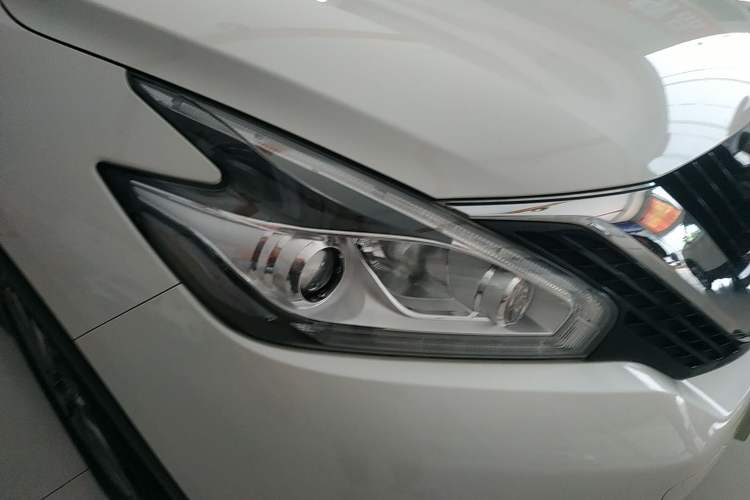 Used Nissan Murano 2021 2.5L XE Two-Wheel Drive Elite Edition Right Front Headlight
