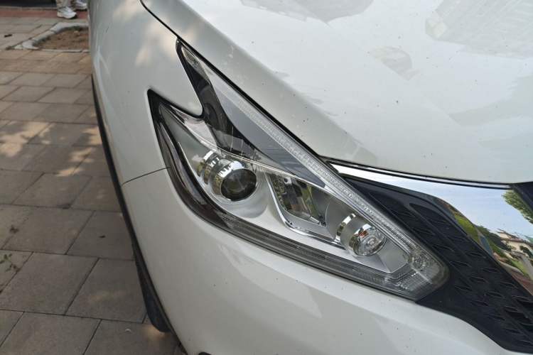Used Nissan Murano 2021 2.5L XL Two-Wheel Drive Smart Connect Luxury Edition Right Front Headlight