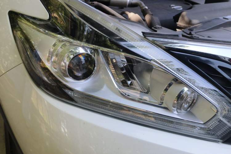 Used Nissan Murano 2021 2.5L XL Two-Wheel Drive Smart Connect Luxury Edition Right Front Headlight