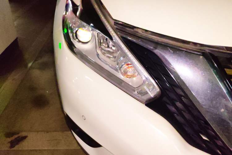 Used Nissan Murano 2021 2.5L XE Two-Wheel Drive Elite Edition Right Front Headlight