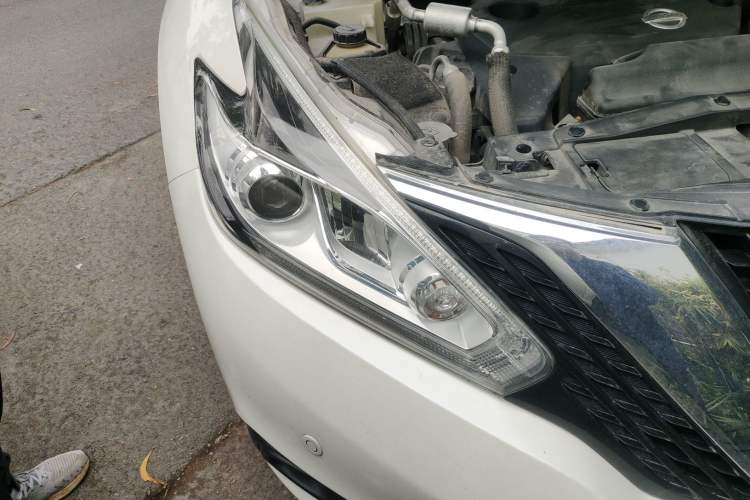 Used Nissan Murano 2021 2.5L XL Two-Wheel Drive Smart Connect Luxury Edition Right Front Headlight