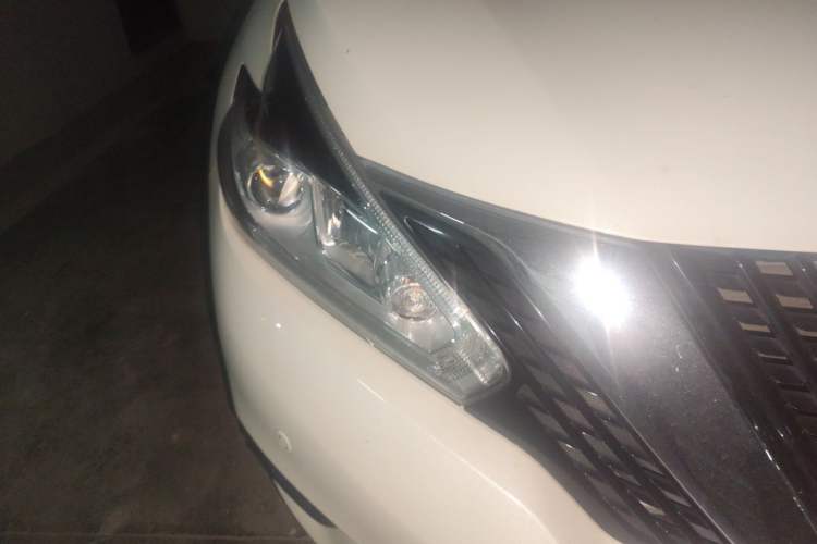 Used Nissan Murano 2021 2.5L XL Two-Wheel Drive Smart Connect Luxury Edition Right Front Headlight