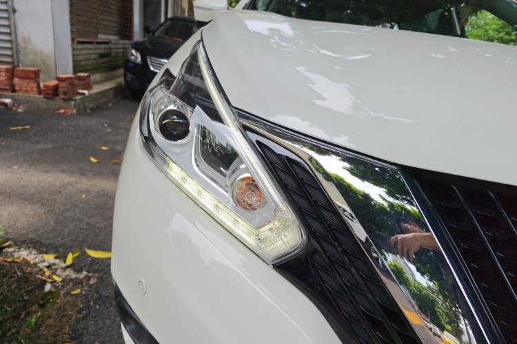 Used Nissan Murano 2021 2.5L XL Two-Wheel Drive Smart Connect Luxury Edition Right Front Headlight