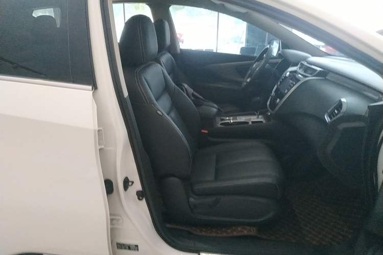 Used Nissan Murano 2021 2.5L XE Two-Wheel Drive Elite Edition Right Front Seat