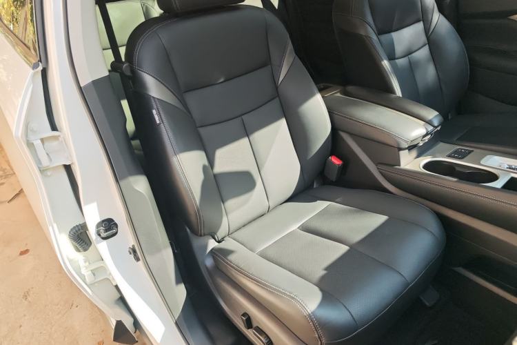 Used Nissan Murano 2021 2.5L XL Two-Wheel Drive Smart Connect Luxury Edition Right Front Seat