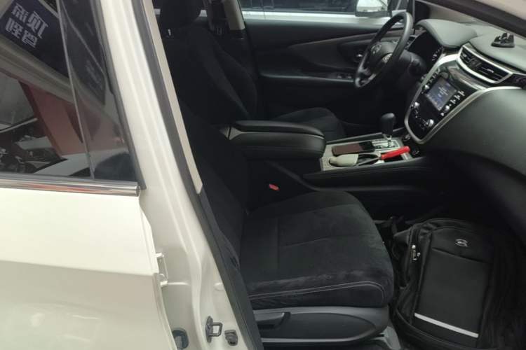 Used Nissan Murano 2021 2.5L XE Two-Wheel Drive Elite Edition Right Front Seat