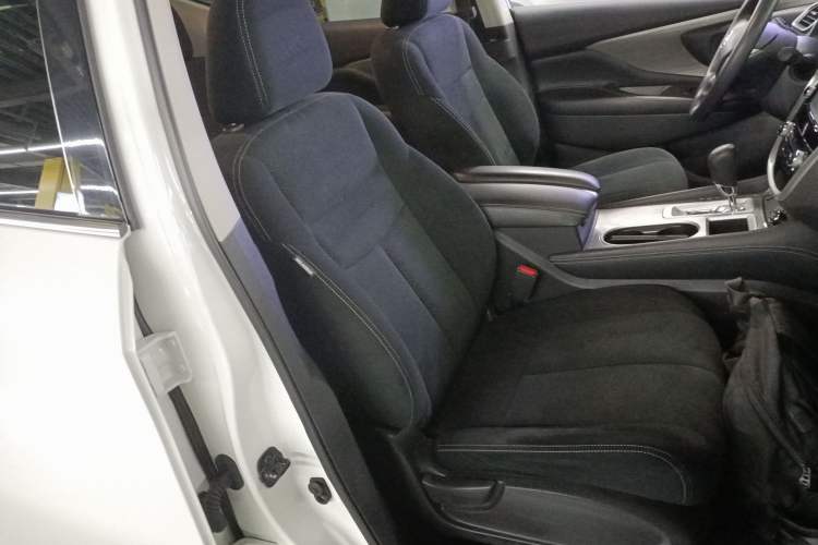 Used Nissan Murano 2021 2.5L XE Two-Wheel Drive Elite Edition Right Front Seat