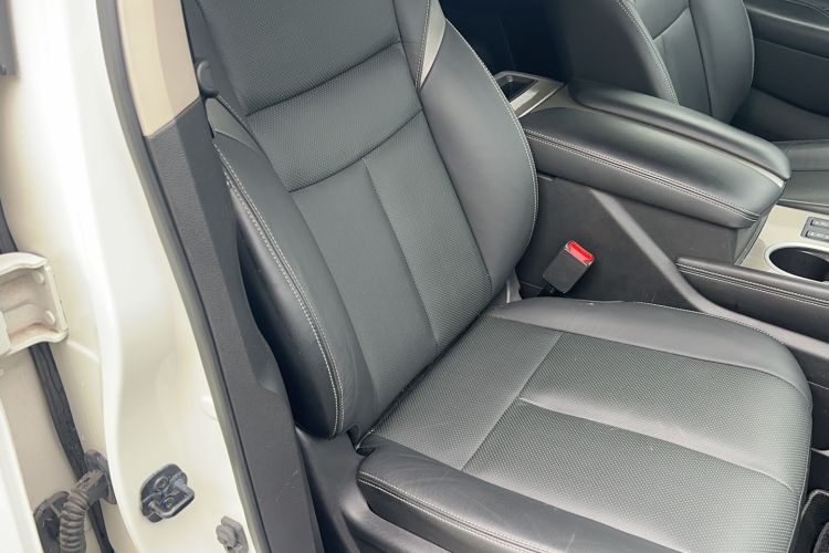 Used Nissan Murano 2021 2.5L XL Two-Wheel Drive Smart Connect Luxury Edition Right Front Seat