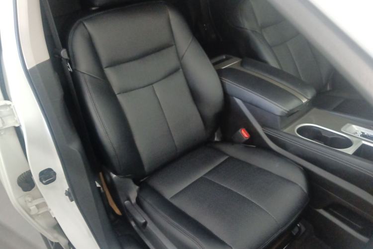 Used Nissan Murano 2021 2.5L XE Two-Wheel Drive Elite Edition Right Front Seat