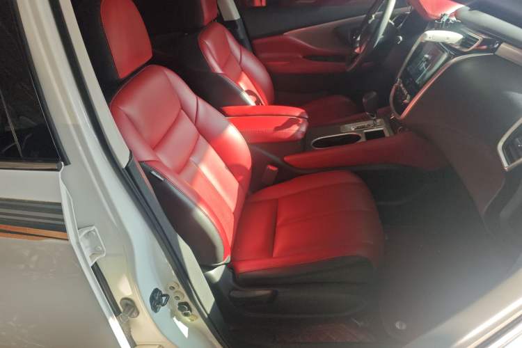 Used Nissan Murano 2021 2.5L XE Two-Wheel Drive Elite Edition Right Front Seat