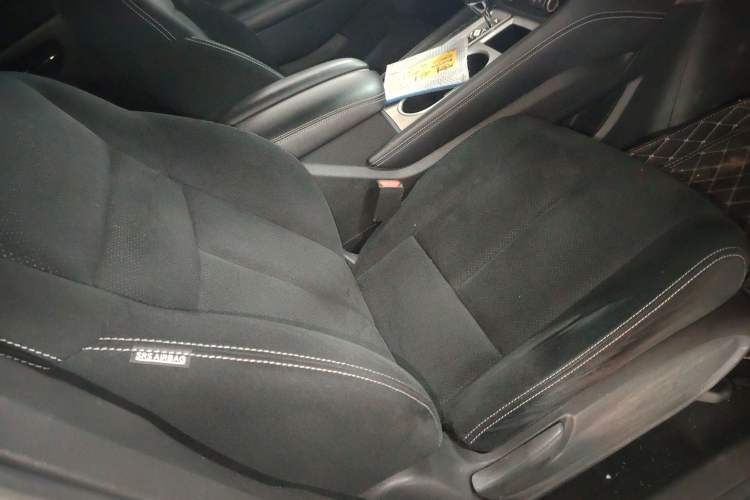 Used Nissan Murano 2021 2.5L XE Two-Wheel Drive Elite Edition Right Front Seat
