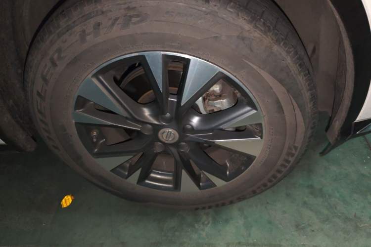 Used Nissan Murano 2021 2.5L XL Two-Wheel Drive Smart Connect Luxury Edition Right Front Wheel Hub