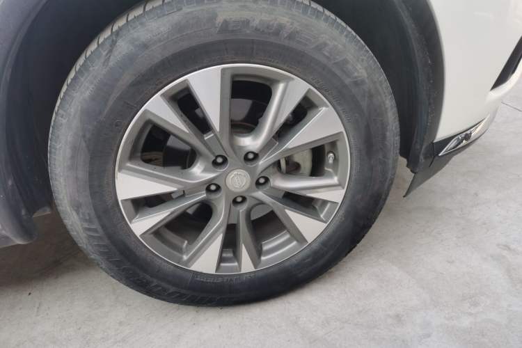 Used Nissan Murano 2021 2.5L XL Two-Wheel Drive Smart Connect Luxury Edition Right Front Wheel Hub