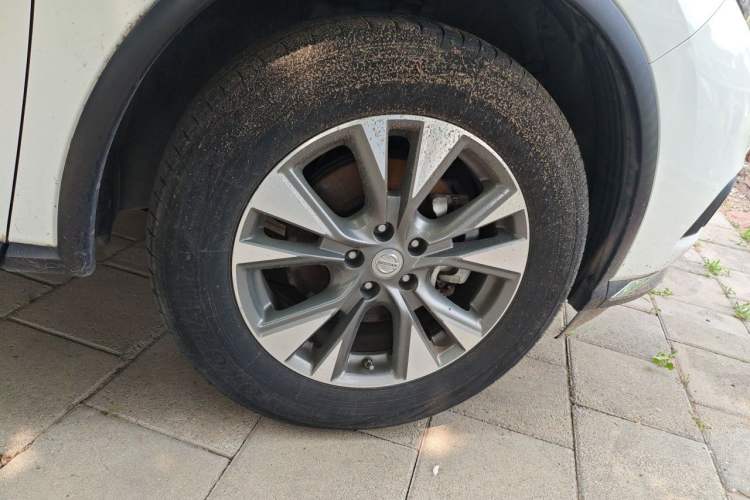 Used Nissan Murano 2021 2.5L XL Two-Wheel Drive Smart Connect Luxury Edition Right Front Wheel Hub