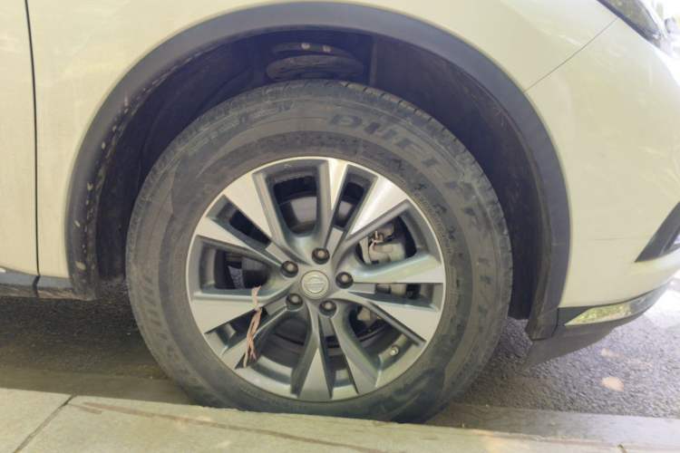 Used Nissan Murano 2021 2.5L XL Two-Wheel Drive Smart Connect Luxury Edition Right Front Wheel Hub