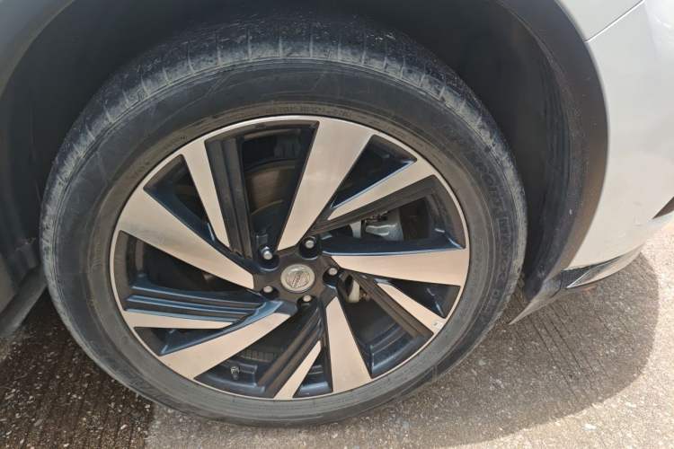 Used Nissan Murano 2021 2.5 S/C HEV XE Four-Wheel Drive Hybrid SmartConnect Prestige Edition Right Front Wheel Hub