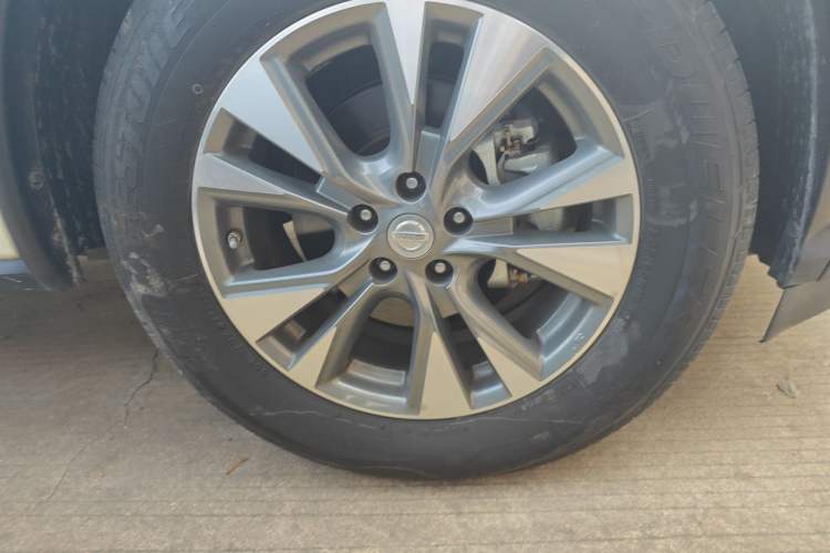 Used Nissan Murano 2021 2.5L XE Two-Wheel Drive Elite Edition Right Front Wheel Hub