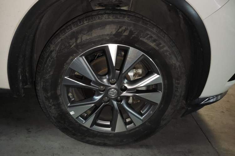 Used Nissan Murano 2021 2.5L XL Two-Wheel Drive Smart Connect Luxury Edition Right Front Wheel Hub