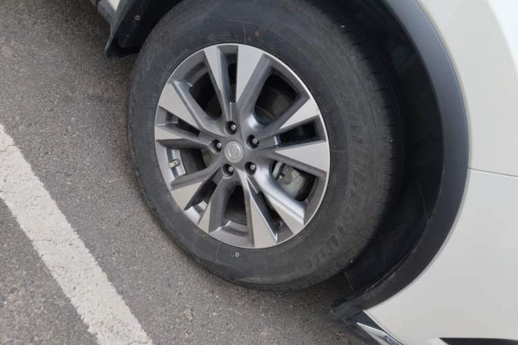 Used Nissan Murano 2021 2.5L XE Two-Wheel Drive Elite Edition Right Front Wheel Hub