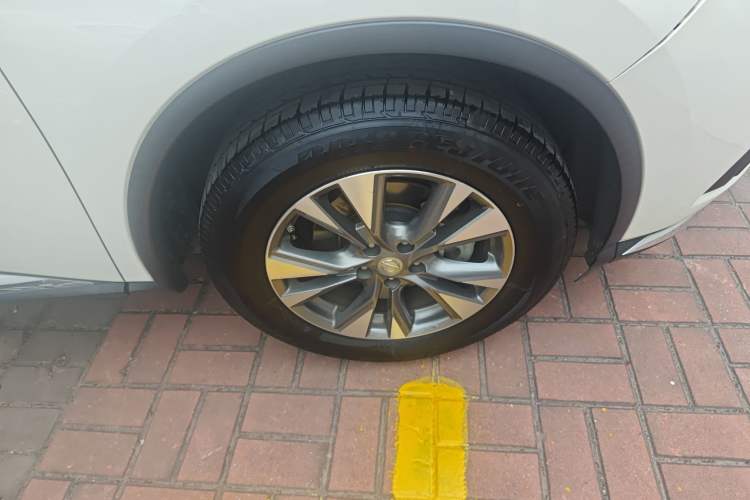 Used Nissan Murano 2021 2.5L XE Two-Wheel Drive Elite Edition Right Front Wheel Hub