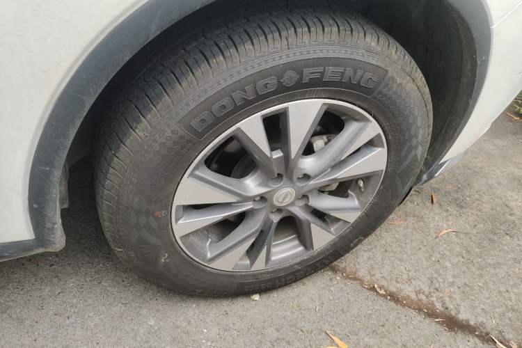 Used Nissan Murano 2021 2.5L XL Two-Wheel Drive Smart Connect Luxury Edition Right Front Wheel Hub