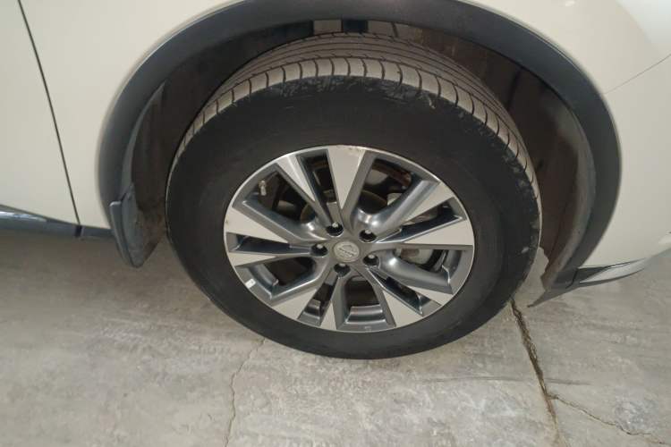 Used Nissan Murano 2021 2.5L XL Two-Wheel Drive Smart Connect Luxury Edition Right Front Wheel Hub