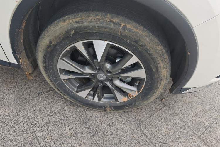 Used Nissan Murano 2021 2.5L XL Two-Wheel Drive Smart Connect Luxury Edition Right Front Wheel Hub