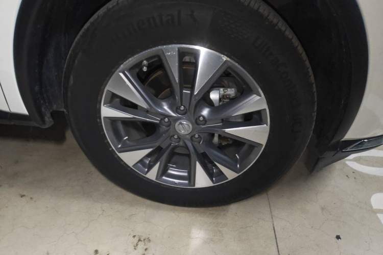 Used Nissan Murano 2021 2.5L XL Two-Wheel Drive Smart Connect Luxury Edition Right Front Wheel Hub
