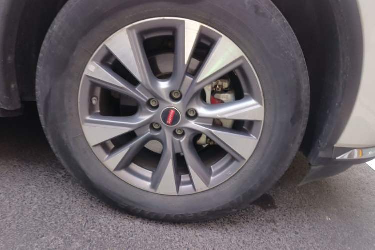 Used Nissan Murano 2021 2.5L XL Two-Wheel Drive Smart Connect Luxury Edition Right Front Wheel Hub