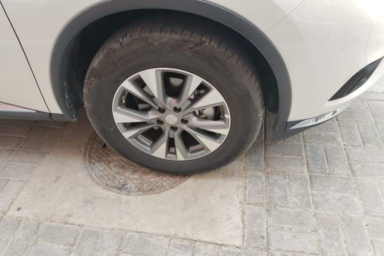 Used Nissan Murano 2021 2.5L XL Two-Wheel Drive Smart Connect Luxury Edition Right Front Wheel Hub