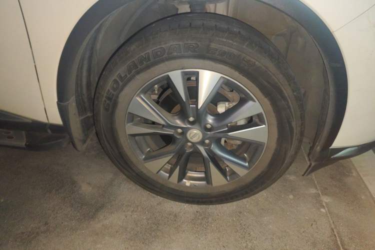 Used Nissan Murano 2021 2.5L XL Two-Wheel Drive Smart Connect Luxury Edition Right Front Wheel Hub