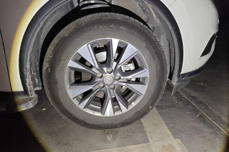 Used Nissan Murano 2021 2.5L XL Two-Wheel Drive Smart Connect Luxury Edition Right Front Wheel Hub